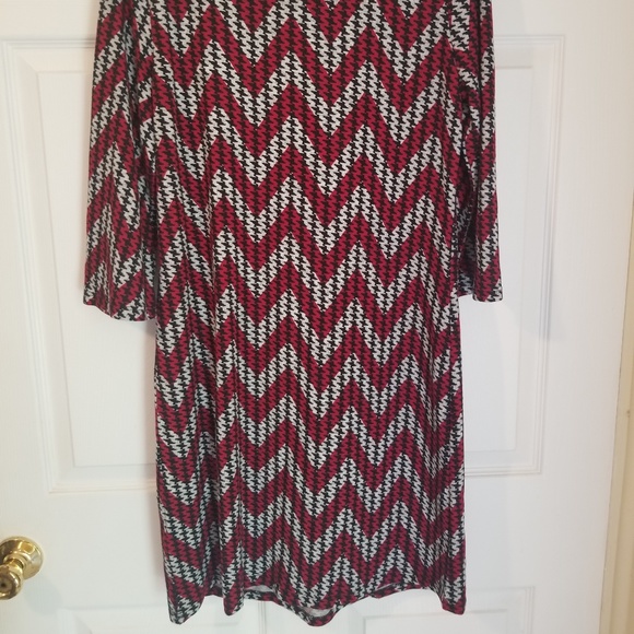 Tacera Knit Dress NWOT Small Multi-color Chevron - Picture 6 of 6